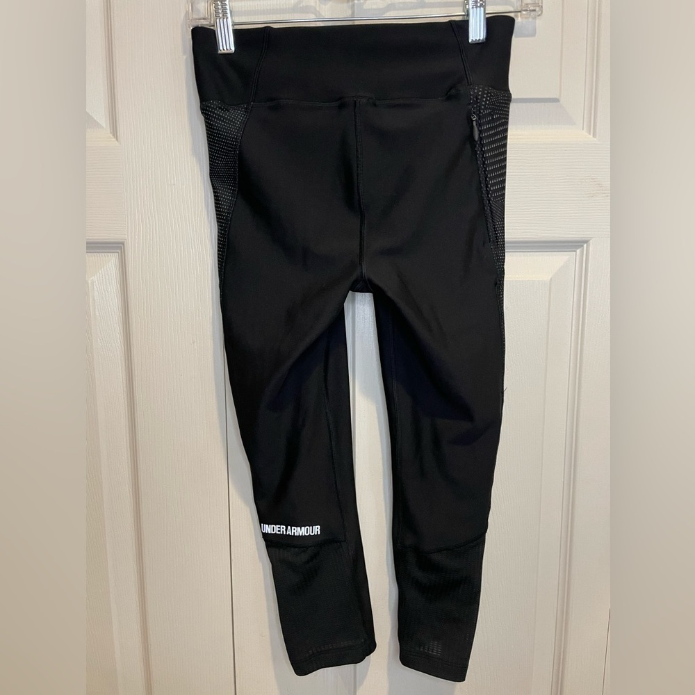 Under Armour Black Cropped‎ Leggings Mesh Detail - Picture 3 of 6